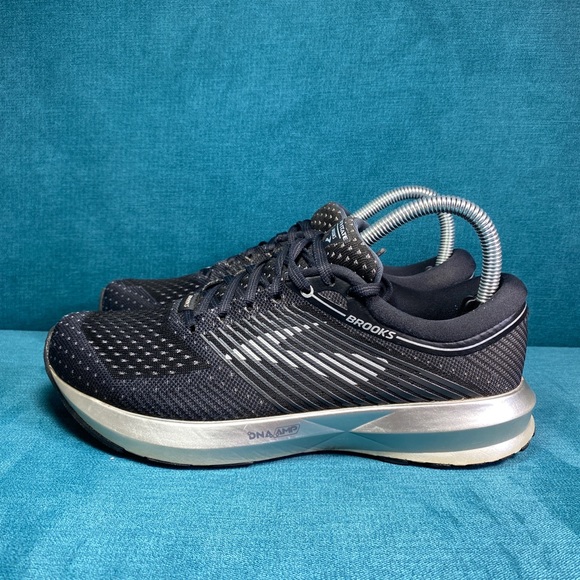 brooks trainers size 7